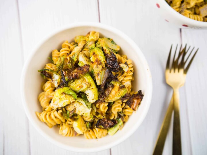 Spicy Roasted Veggie Mac and Cheese | Sip + Spice